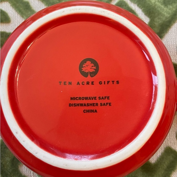 TEN ACRE GIFTS Santa Mug - Picture 3 of 3